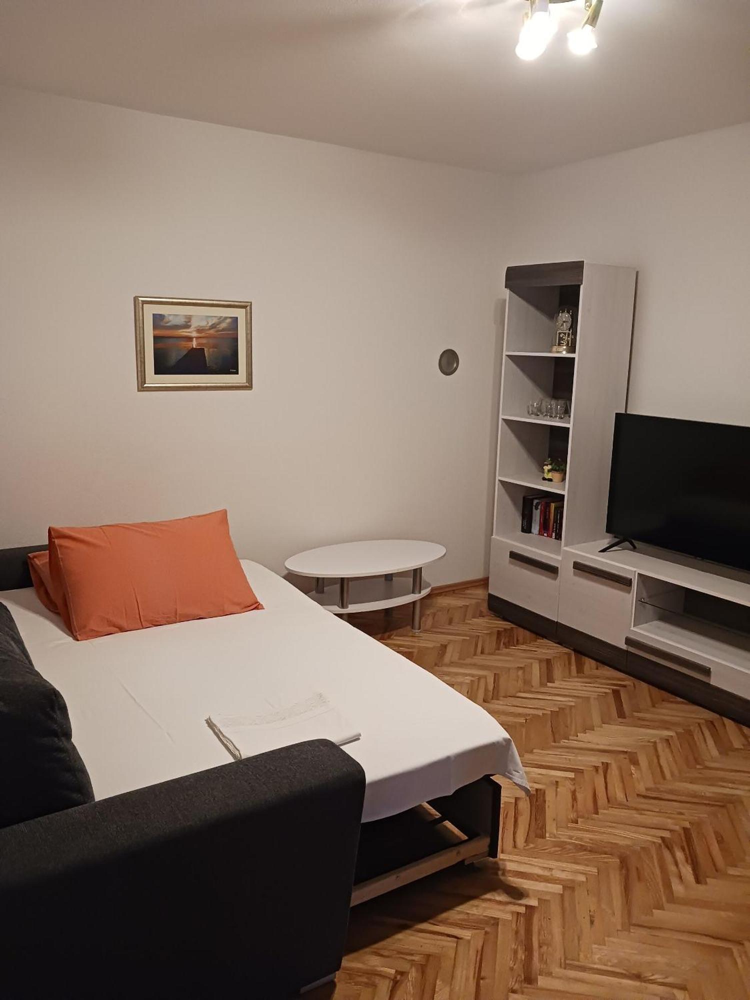 Apartments Marino - Near Family Friendly Beach Supetar Bagian luar foto