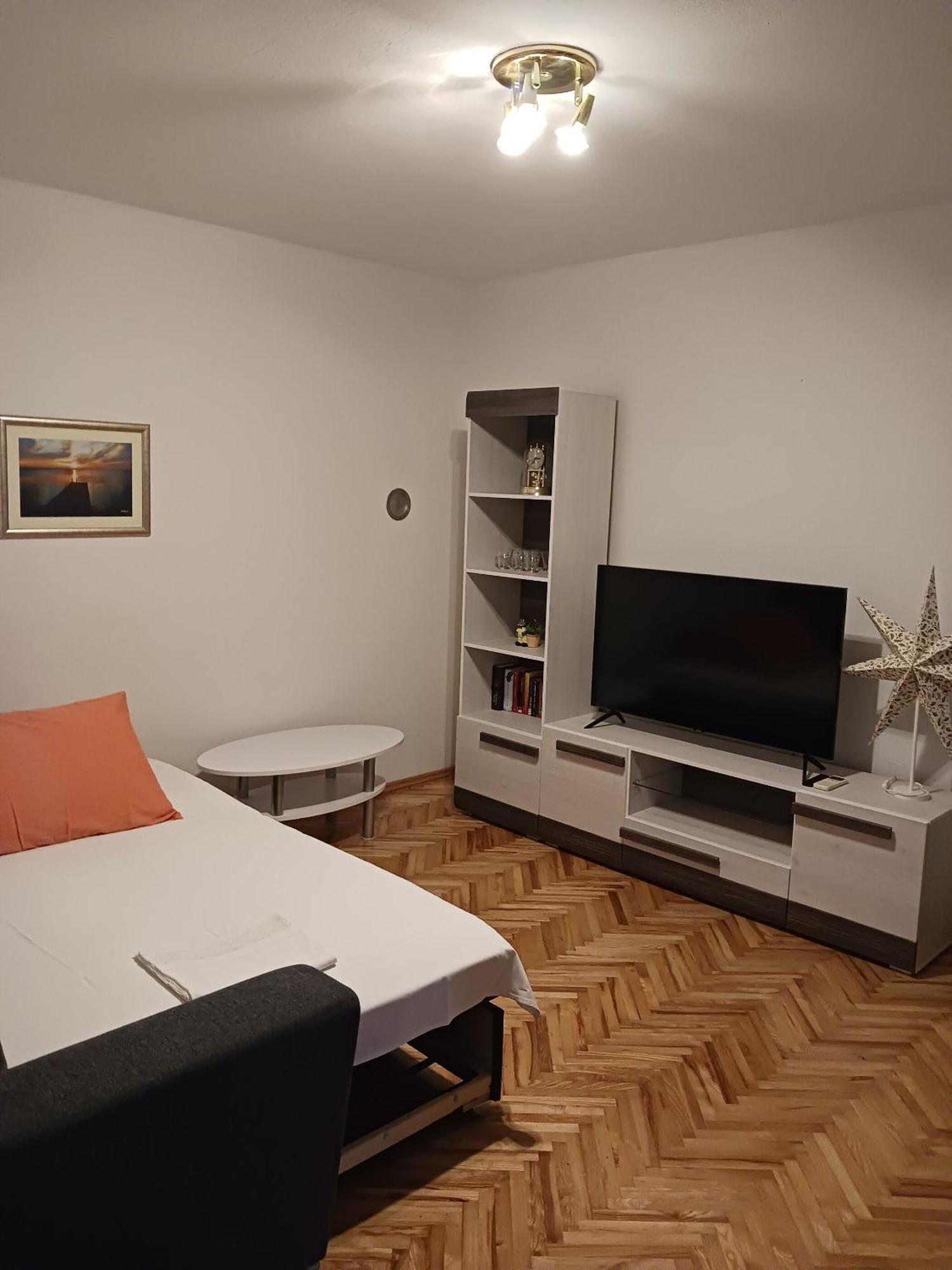 Apartments Marino - Near Family Friendly Beach Supetar Bagian luar foto